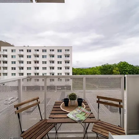Near Bts Airport Apartment