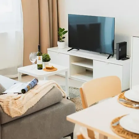 Apartment Near Bts Airport Pressburg